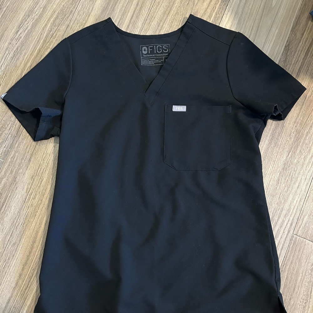Figs Classic Black Scrub Top